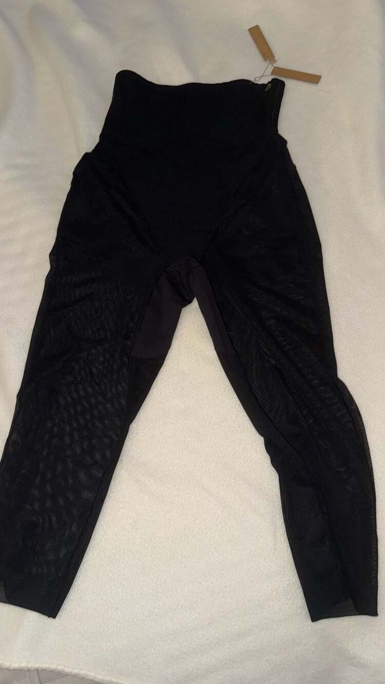 SHAPELLX Curated Collection - Picture 3 of 11
